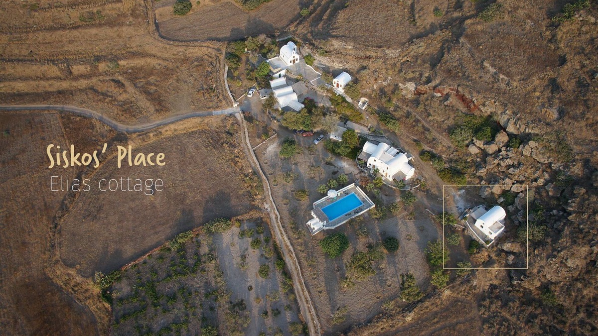 Kamari Cottage | SiskosPlace Elias Cottage, Oia Santorini