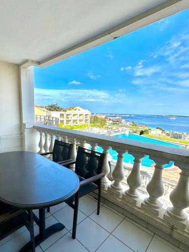 La Croix des Gardes Apartment | Sisley 1061 - F2 Terrasse avec vue mer