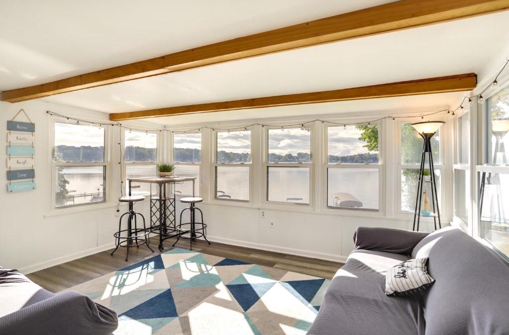 Sister Lakes House | Sister Lakes Cottage with Dock and Grill!