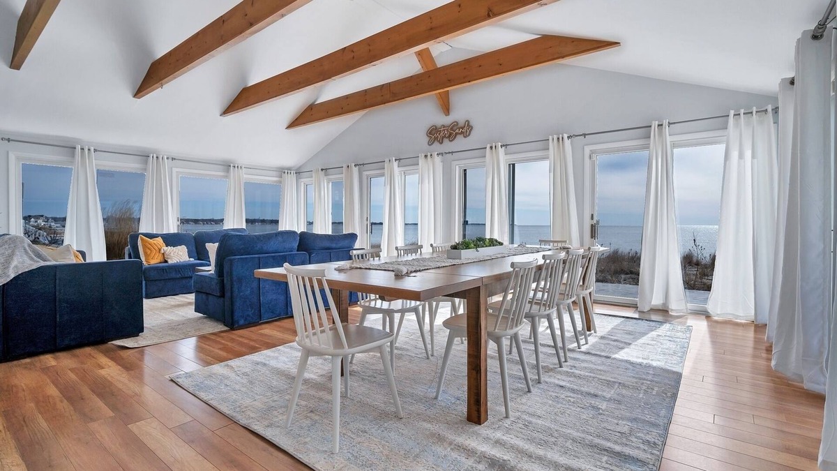 Westbrook Center House | Sister Sands Waterfront 3 bdrm home w/AC in Westbrook, CT on Long Island Sound!