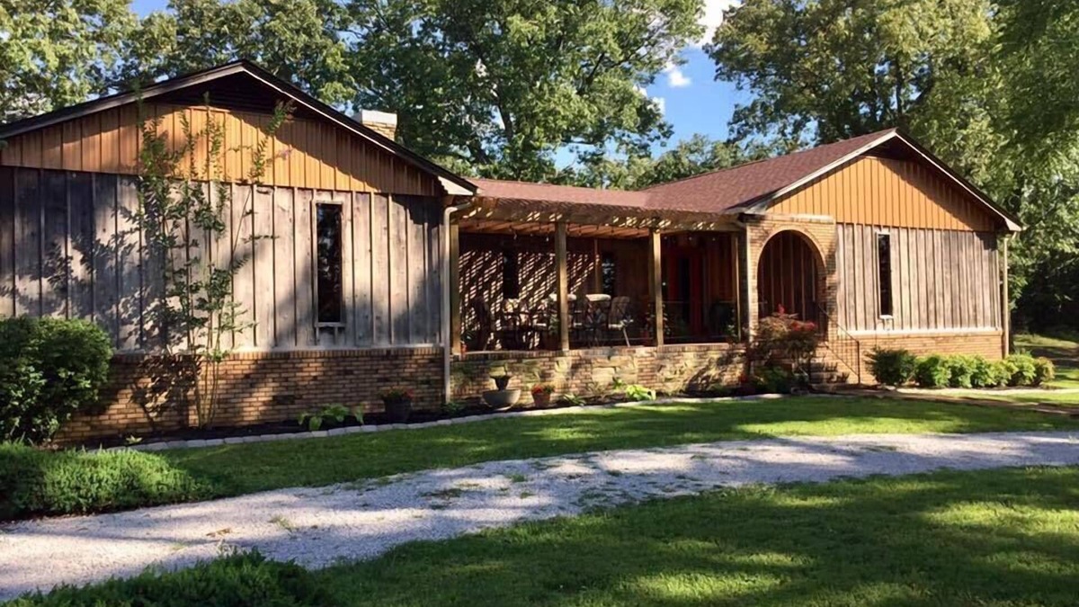 Russellville Bed & Breakfast | Sisters on Sycamore Bed & Breakfast