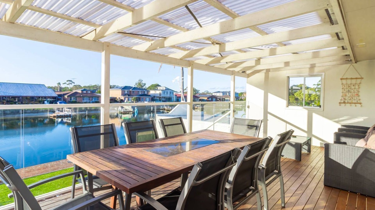 Sussex Inlet House | Sit and relax with the birds!