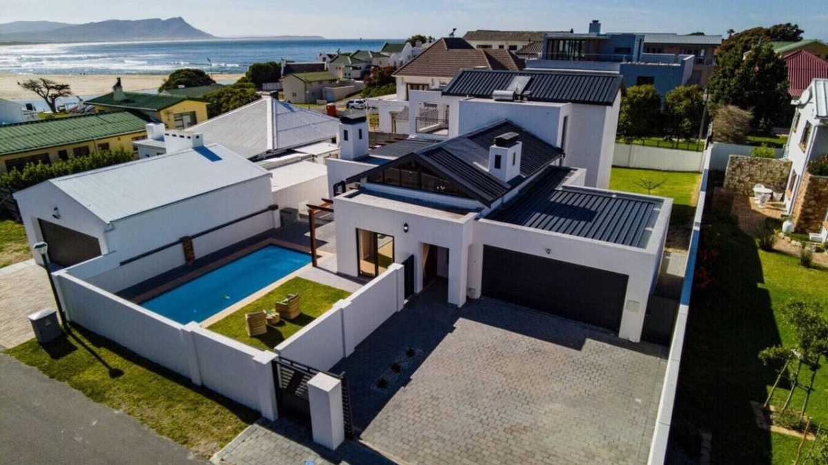 Kleinmond House | Sitari on Sea — Beachside Bliss | Pool | Sea Views | Kleinmond
