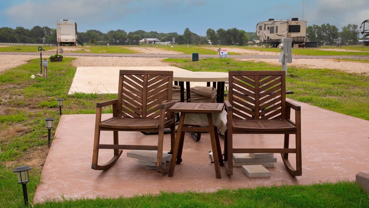 Kerens RV Rental | Site 23 @ Peninsula Point