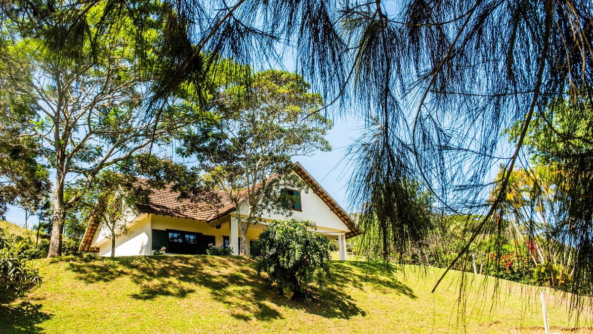 Paty do Alferes Cottage | Site in Paty do Alferes, large house with 5 bedrooms, pool and very green