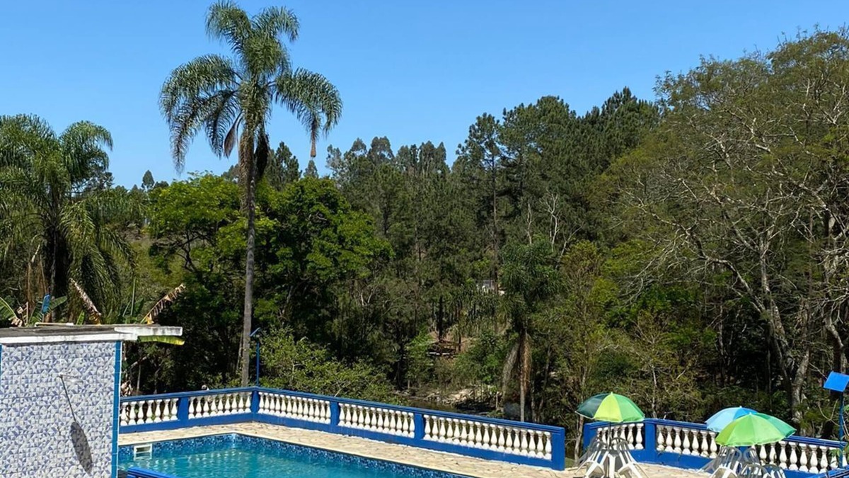 Igarata House | Site with swimming pool, wi-fi soccer field and lake with lots of fish