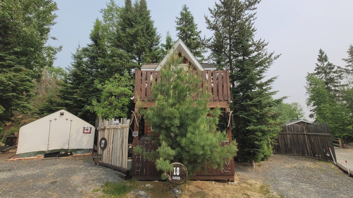 Kenora Cabin | Site17-18 Glamping Bunkie & Tent-Small Urban Farm