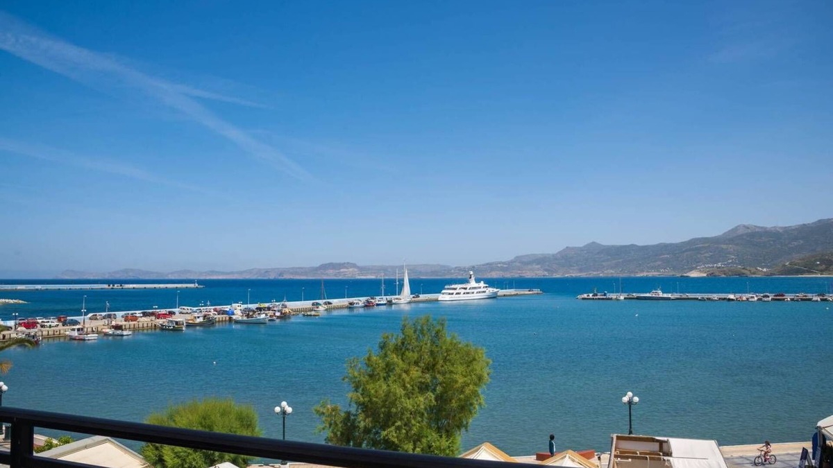 Sitia Apartment | Sitia old port apartment - walk to beach - AC - WIFI