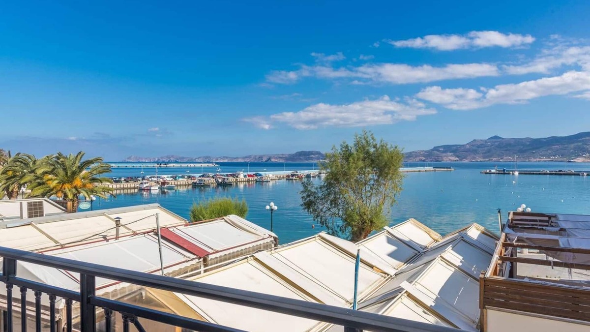Sitia Apartment | Sitia Old Port studio Blue - 3min walk to beach - AC - WIFI