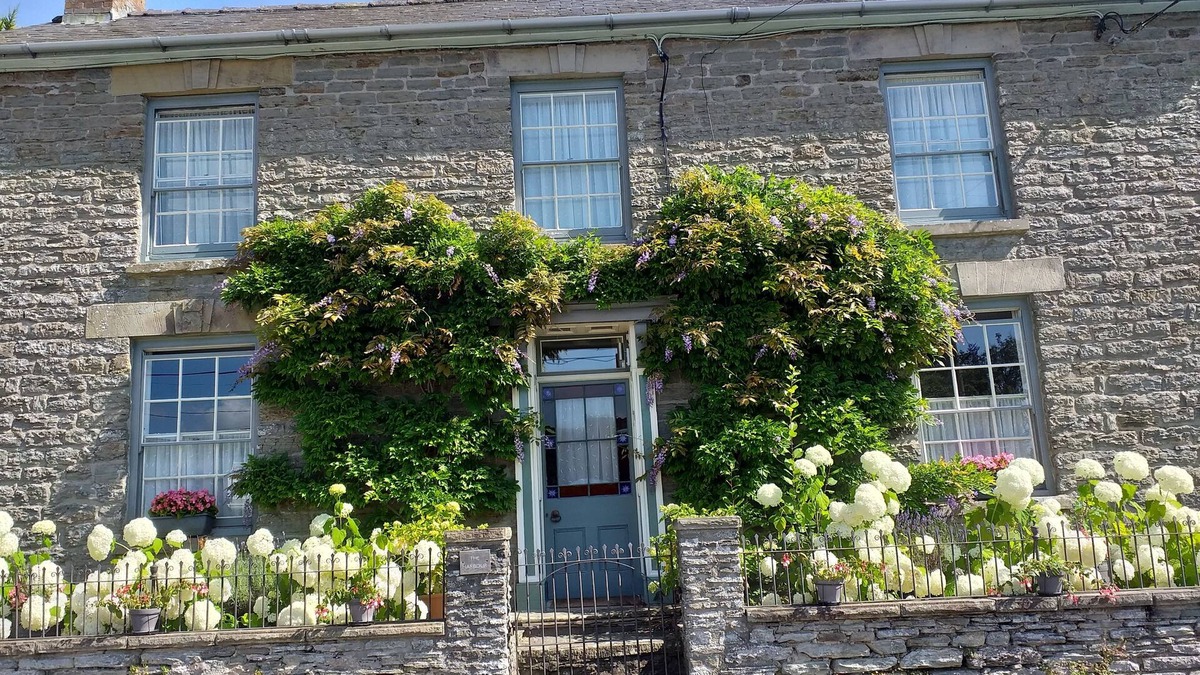 Evenjobb House | Situated in the heart of the Radnorshire Valley close to Offa's Dyke Footpath