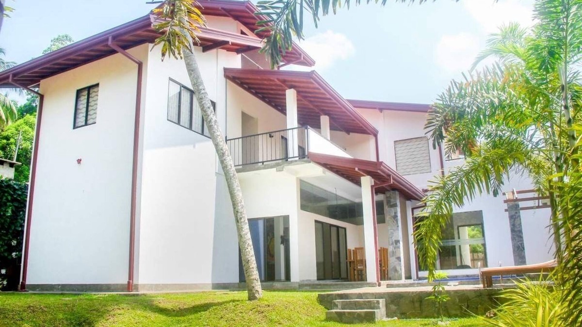 Darga Town Villa | Situated in the Western Province on the edge of coastal Bentota,
