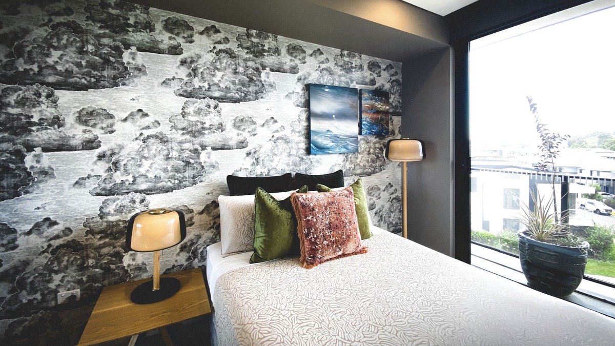 Penrith Apartment | Situated on Lord Sheffield Circuit, this unit is truly fit for a king.