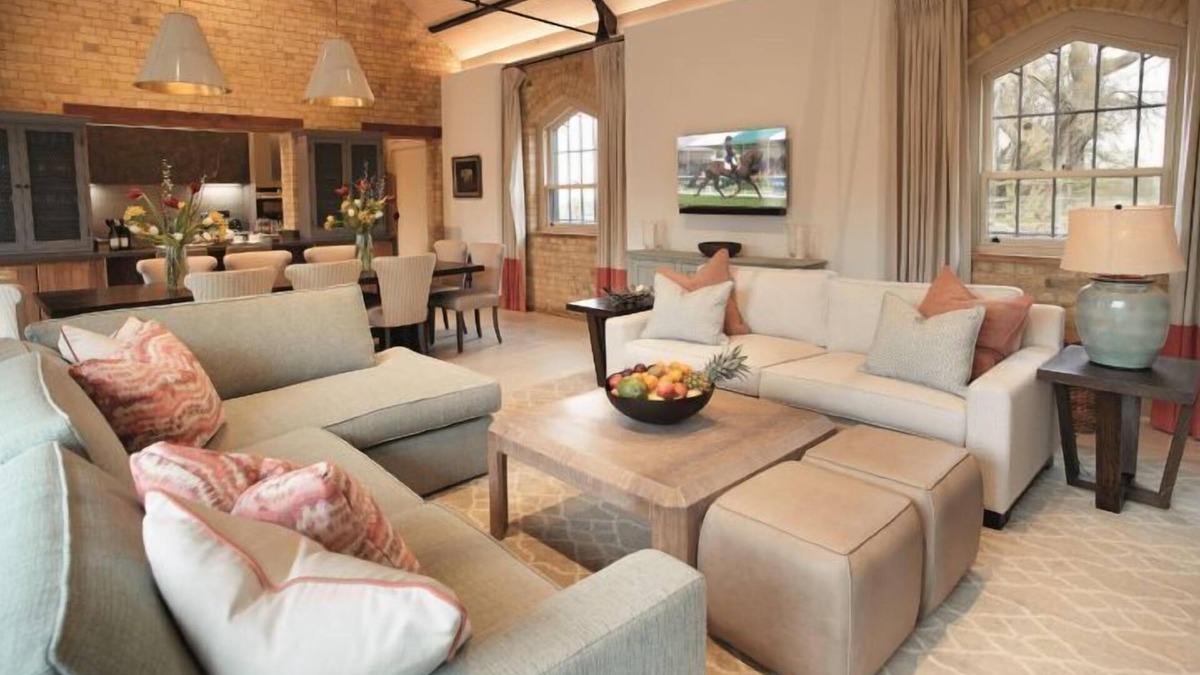 Stamford House | Situated on the Burghley Estate, The Dairy offers luxury accommodation for up to 20 guests in stunni