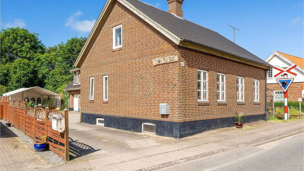 Henne Apartment | Situated right next to the train station, this vacation home near Henne St. awaits you.