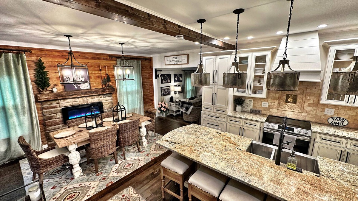 Morganfield House | Six Keys: Full house sleeps 7. Bourbon farmhouse style!