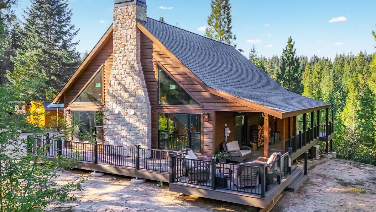 Garden Valley Cabin | Siyi'ku Lodge | Custom Luxury | Starlight Theatre