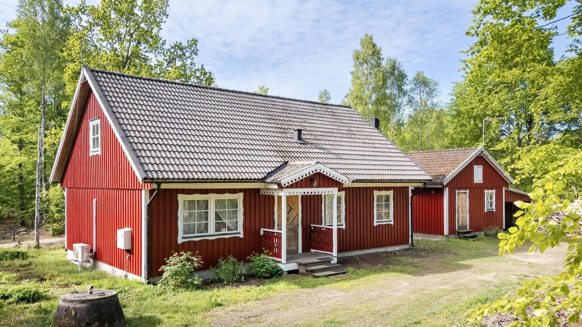 Vaxjo Municipality House | Skärvudde Villan by Interhome