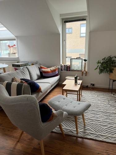 Herning Apartment | Skøn centralt beliggende lejlighed m.tagterrasse