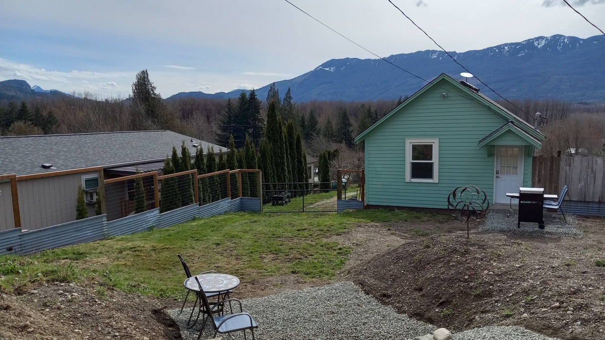 Concrete Cabin | Skagit Cabin Rockport