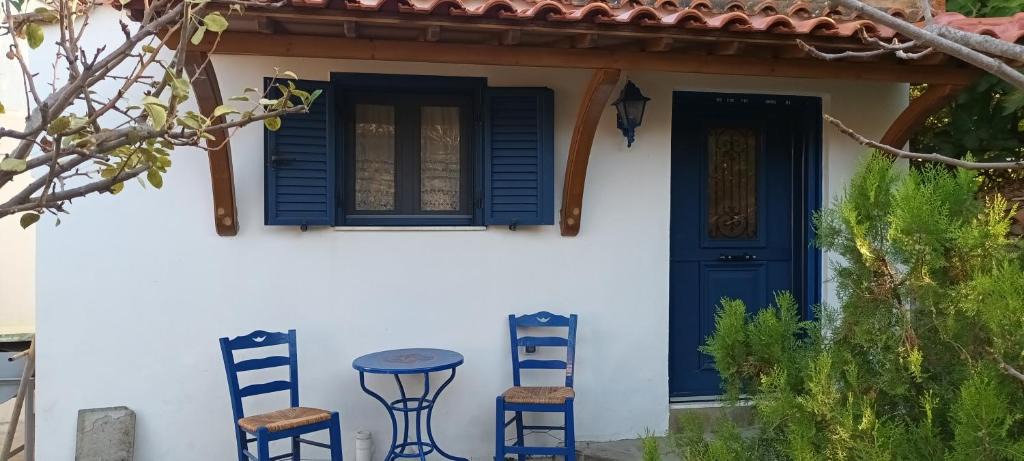 Lemnos Apartment | Skandali village house