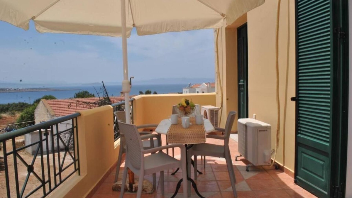 Chorafakia Apartment | Skandalis Apartment with sea & pool view (Afrodite)