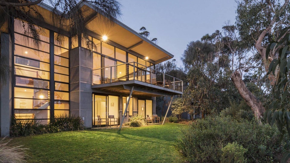 Skenes Creek House | Skenes Beach House - Stunning Ocean Views Amongst A Natural Bush Setting