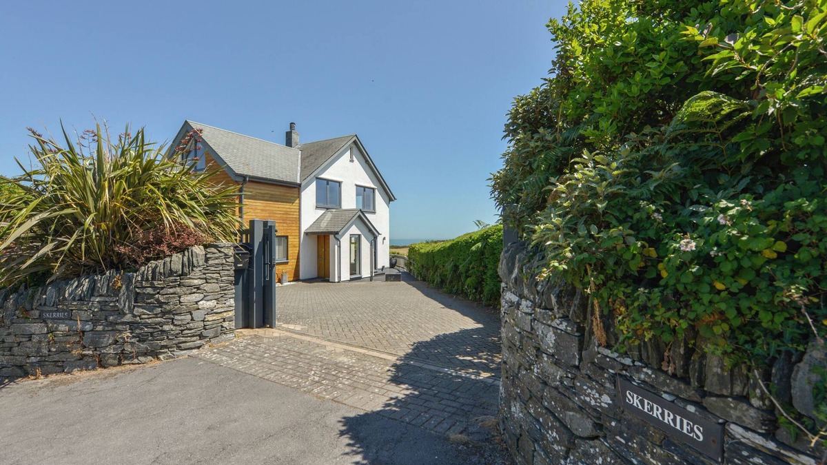 Strete Cottage | SKERRIES, family friendly, country holiday cottage in Strete