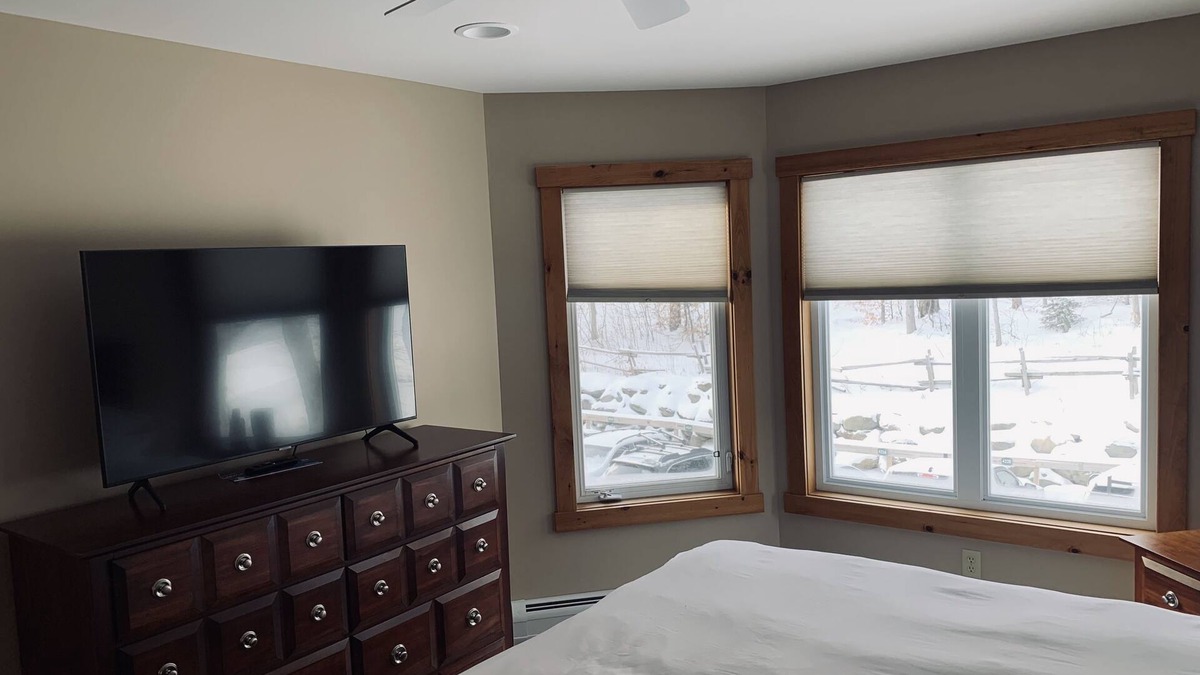 North Troy House | Ski Chalet (Ski-in/Ski-out)