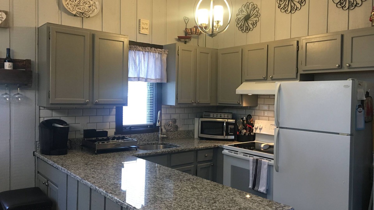 Hensonville House | Ski, Hike,Bike,Golf, Dine within a 6 min Drive. Perfect for a Family getaway