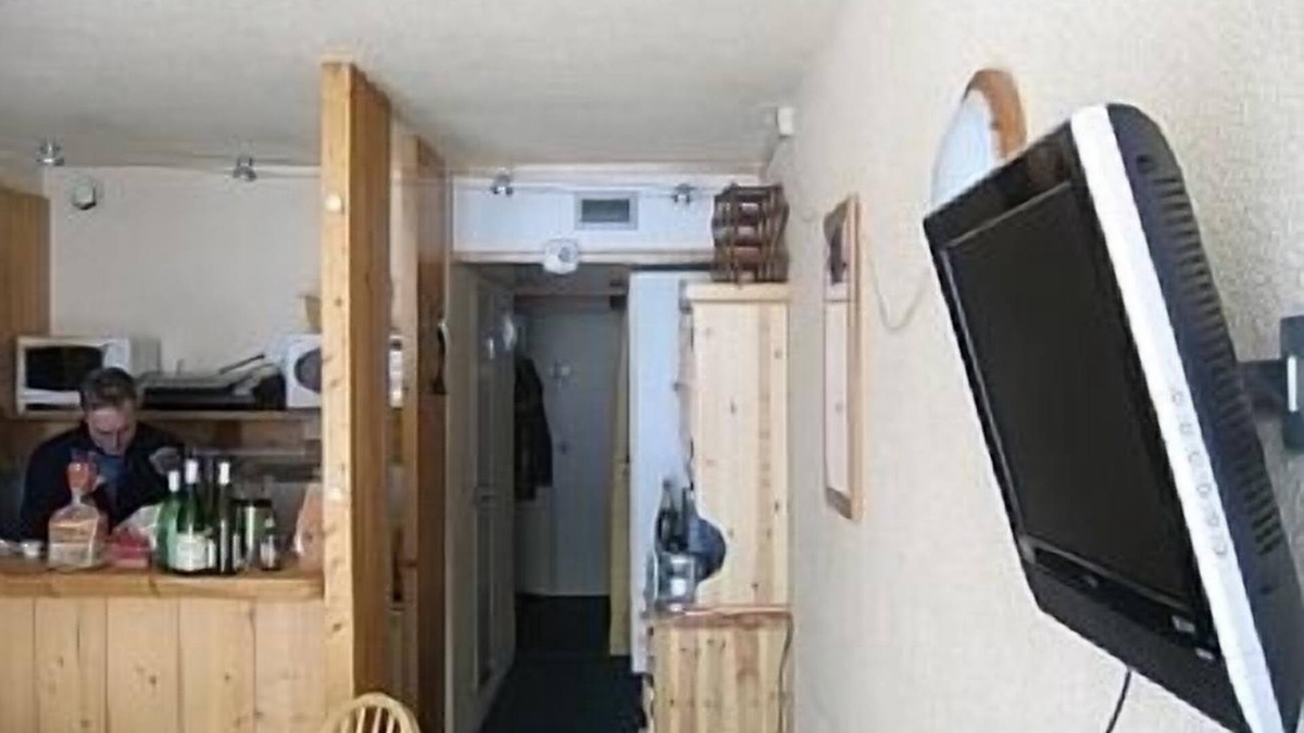 Arc-2000 Apartment | Ski Holiday Apartment With Balcony