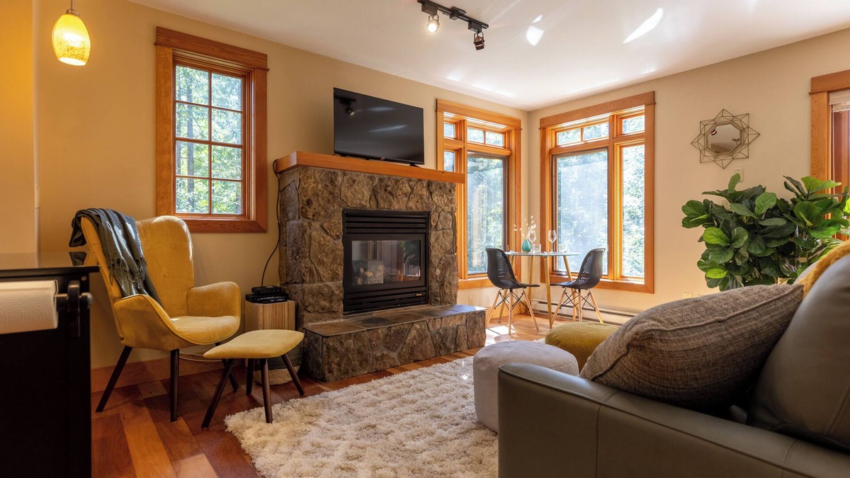 East Kootenay Condo | Ski-In/Bike-In @ FAR - Private & Secluded : Perfect for 2
