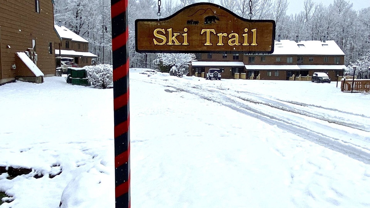 West Dover House | Ski-In condo at Mount Snow with Fireplace, Bears Crossing