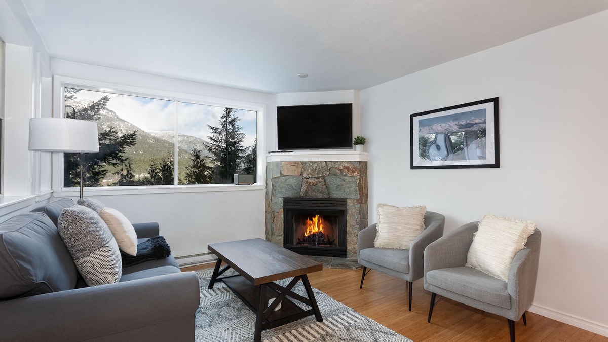 Whistler Creekside House | Ski-In/Out 3BR- Spacious Retreat w/Mountain Views