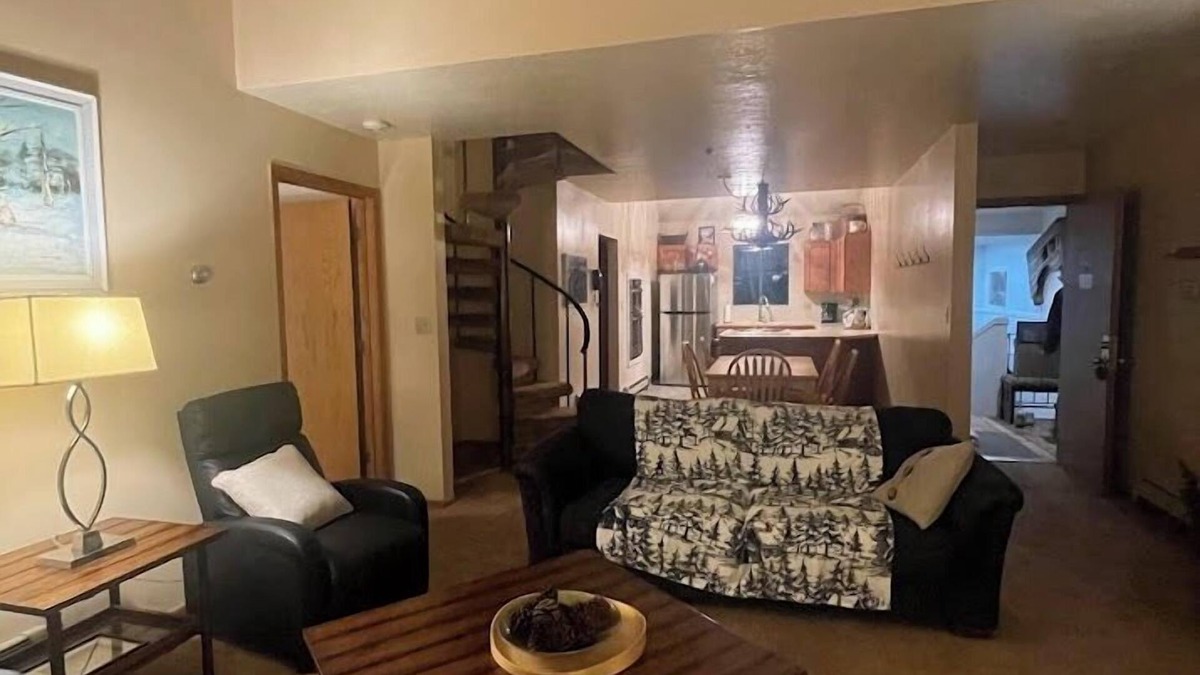 Powder Mountain Cabin | Ski in/out condo with three queens