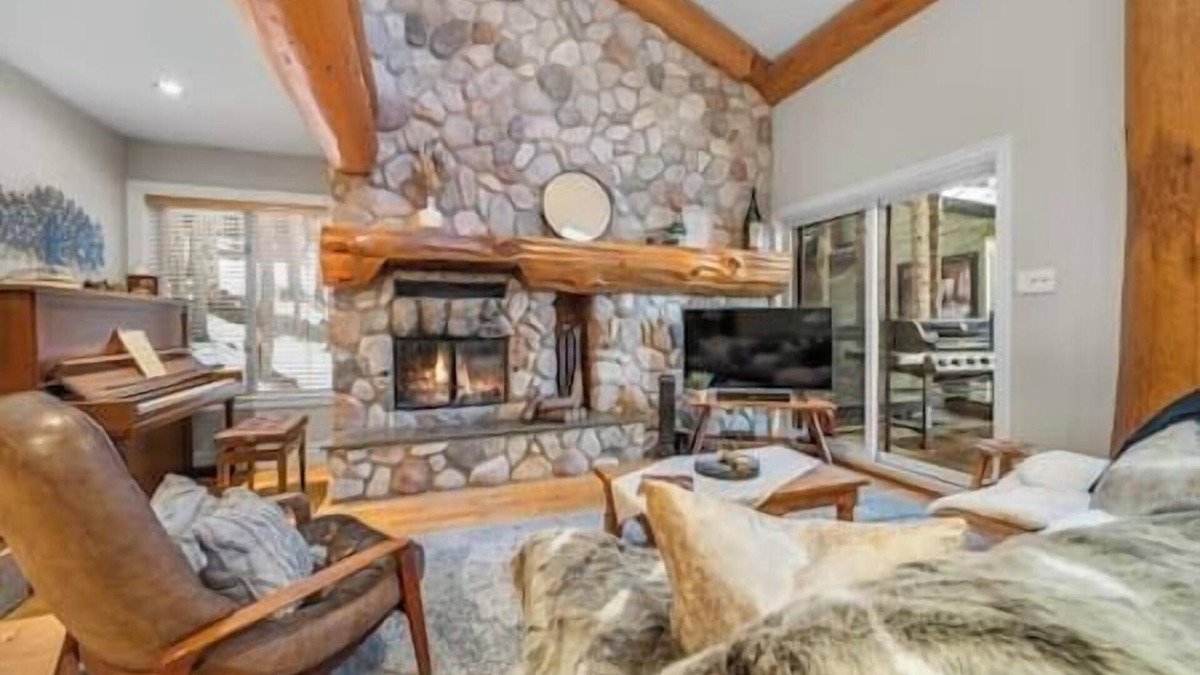 Whistler Village Cabin | Ski In/Out Retreat w/Sauna - Telemark 7