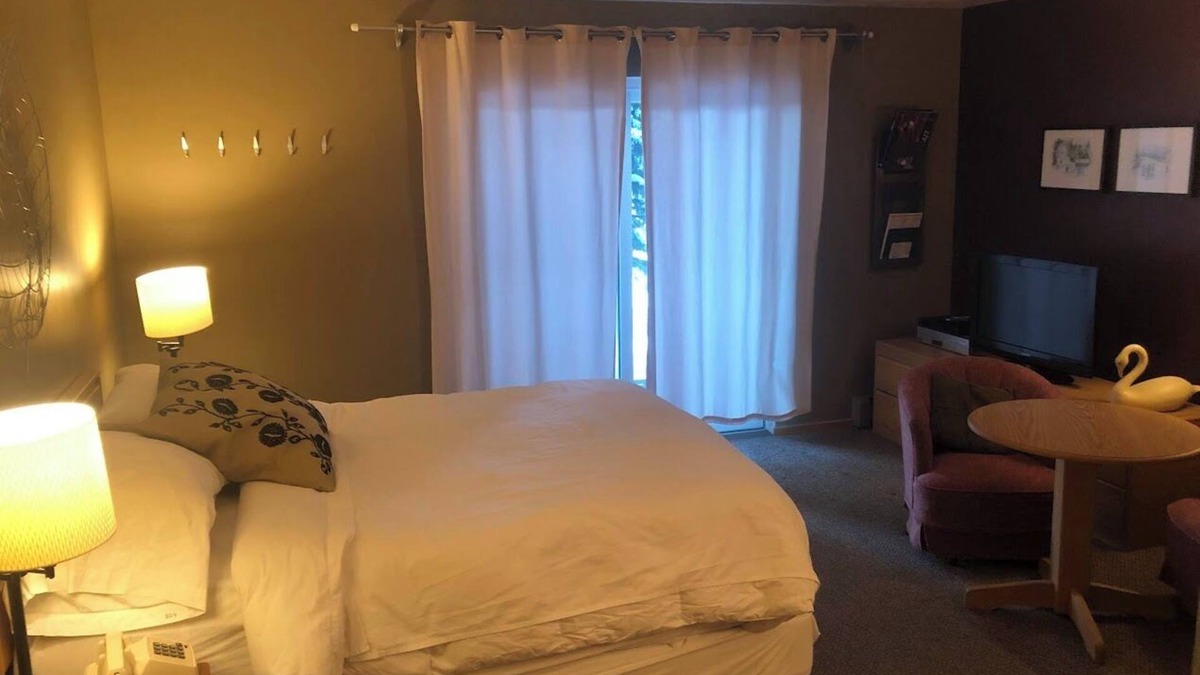 Powder Mountain Cabin | Ski in/out room for 2-4 at Powder Mountain