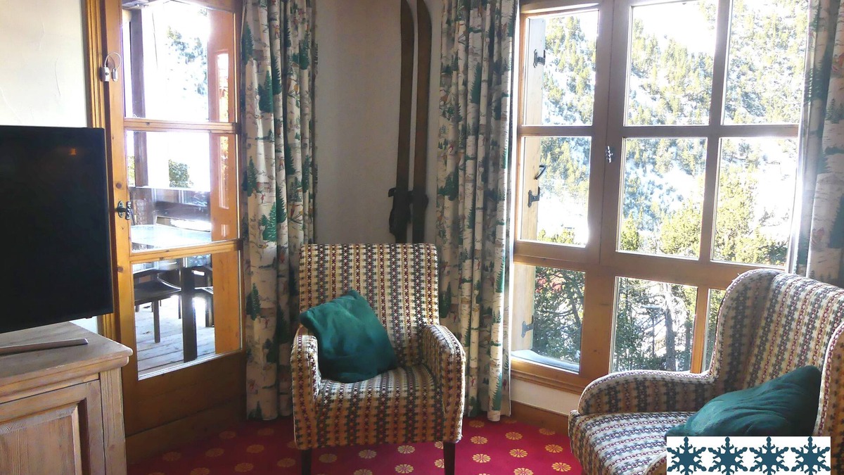 Arc-2000 Apartment | Ski-in Ski-out 2 bed apartment sleeping 7 in Le Refuge du Montagnard, Arc 1950