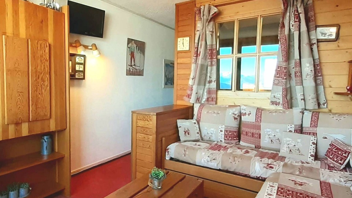 Aime Apartment | Ski-in/ski-out studio cabin, 4 pers, pets allowed, parking