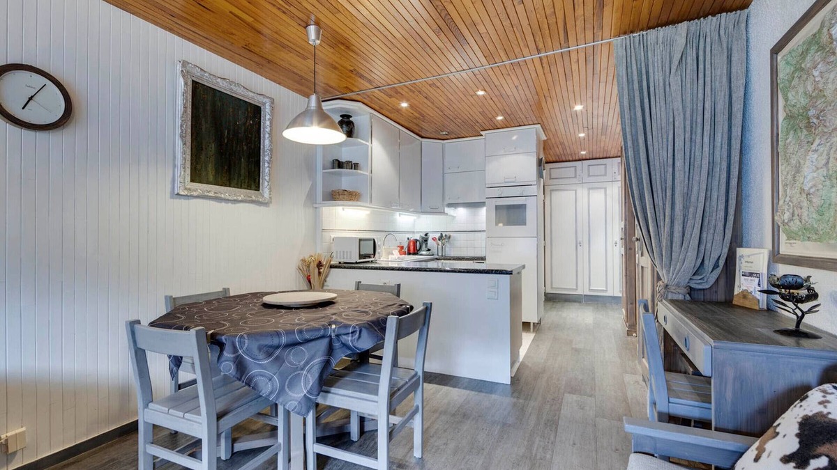Val Claret Apartment | Ski-in/ski-out apartment, Val Claret center, 4 people, linen & cleaning included