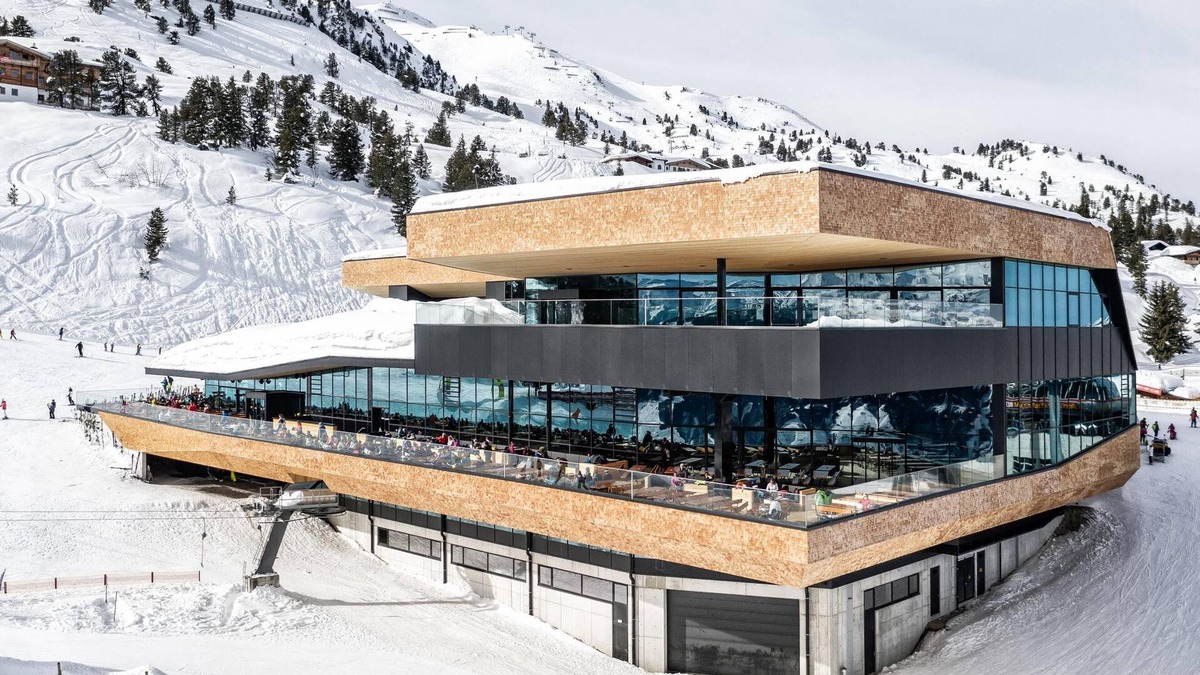 Kaltenbach Ski Chalet | Ski-in ski-out chalet with sauna