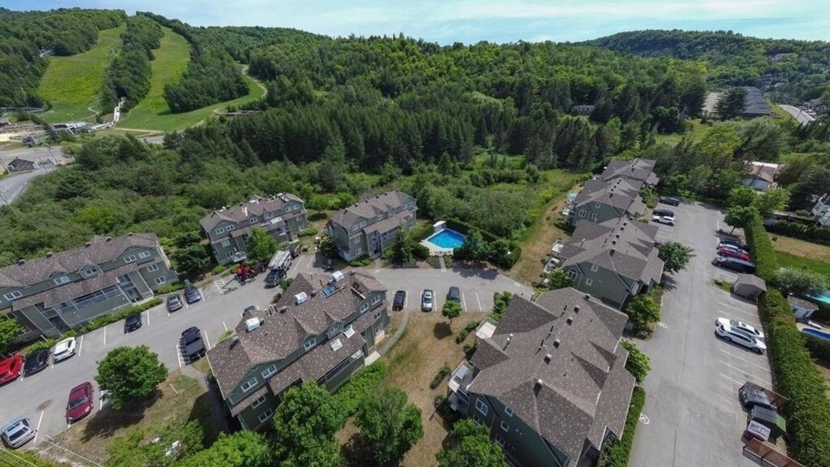 Saint-Sauveur Apartment | SKI IN - SKI OUT (DIDA)