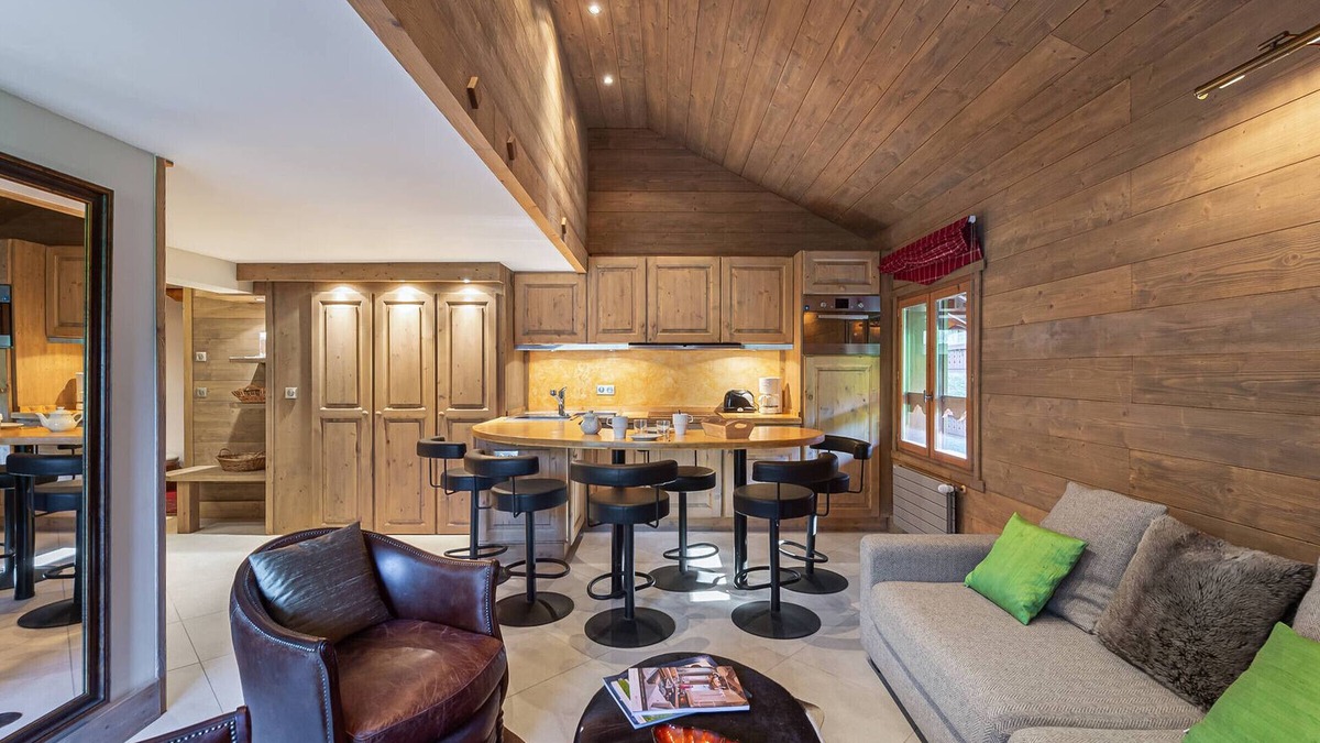 Meribel Village Apartment | Ski-In/Ski-Out Duplex with Pool, Spa, and Fireplace in Méribel Village