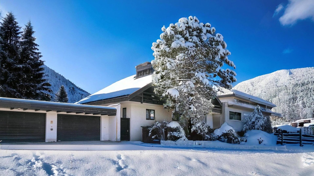 Soell House | Ski-in/ski-out holiday home in Söll with sauna