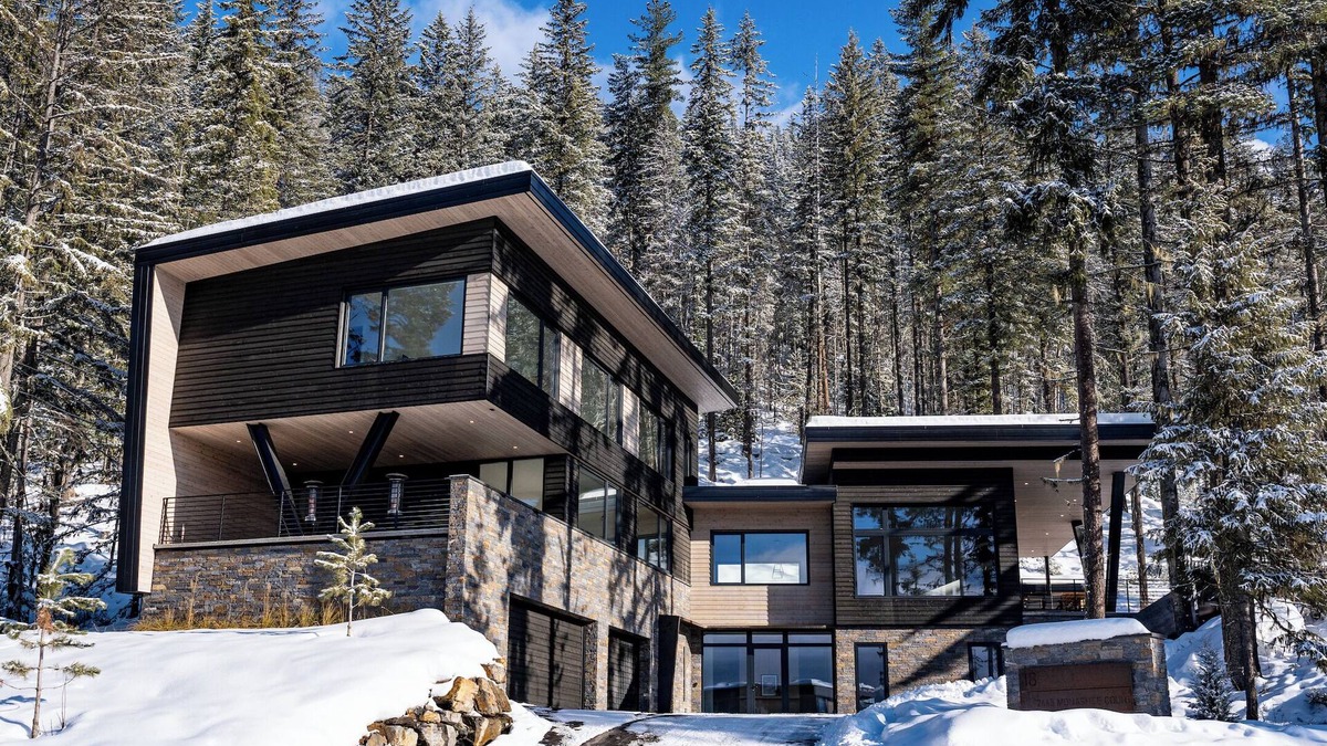 Revelstoke Cabin | Ski In/Ski Out Lodge on Revelstoke Mountain Resort