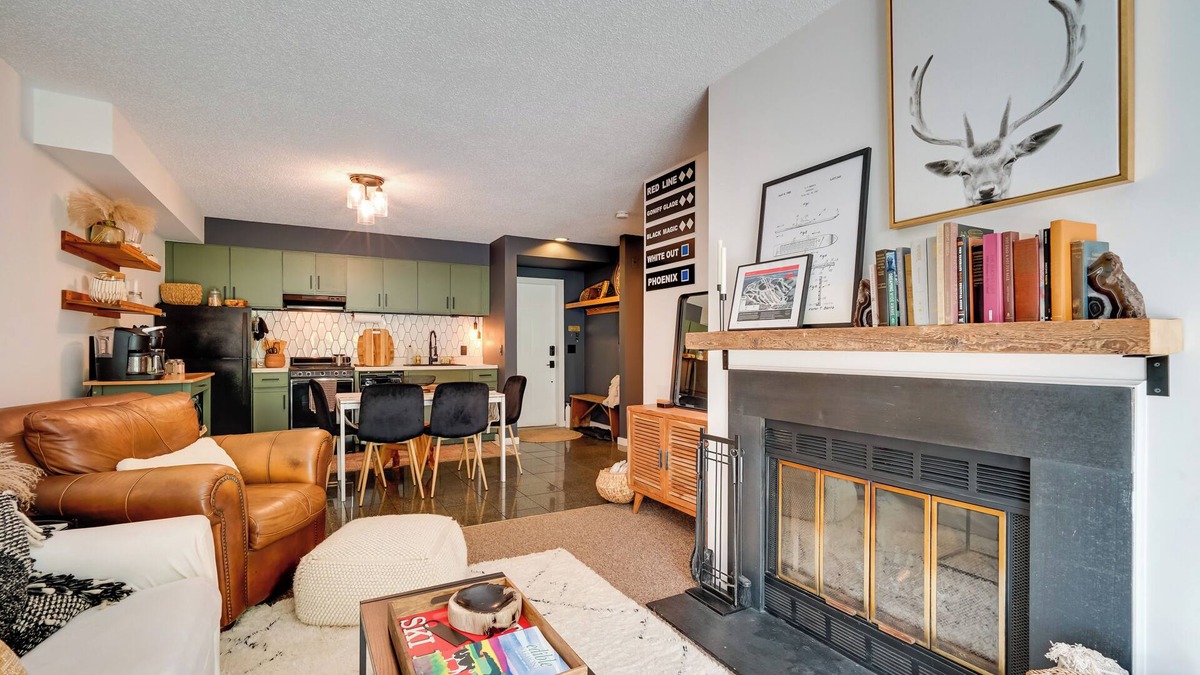 Londonderry Condo | Ski-In/Ski-Out Magic Mountain Condo w/Deck!