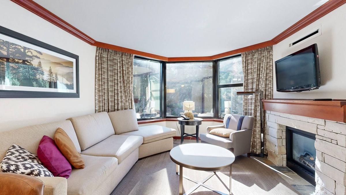 Olympic Valley Condo | Ski-in/ski-out Olympic Valley retreat with two adjacent units, pools, & hot tubs