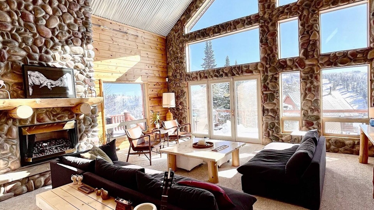 Powder Mountain Cabin | Ski-in/Ski-out Powder Mountain Lodge