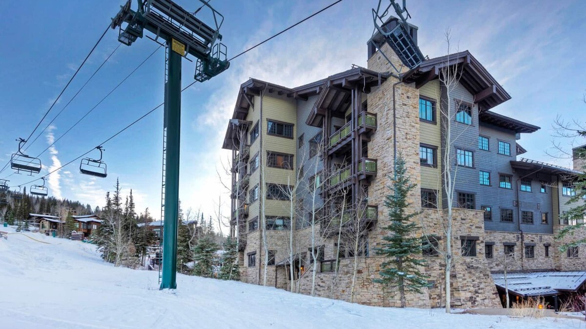 Empire Pass Condo | Ski-in, Ski-out Studio in Empire Pass with Mountain Views, On-Site Hot Tub