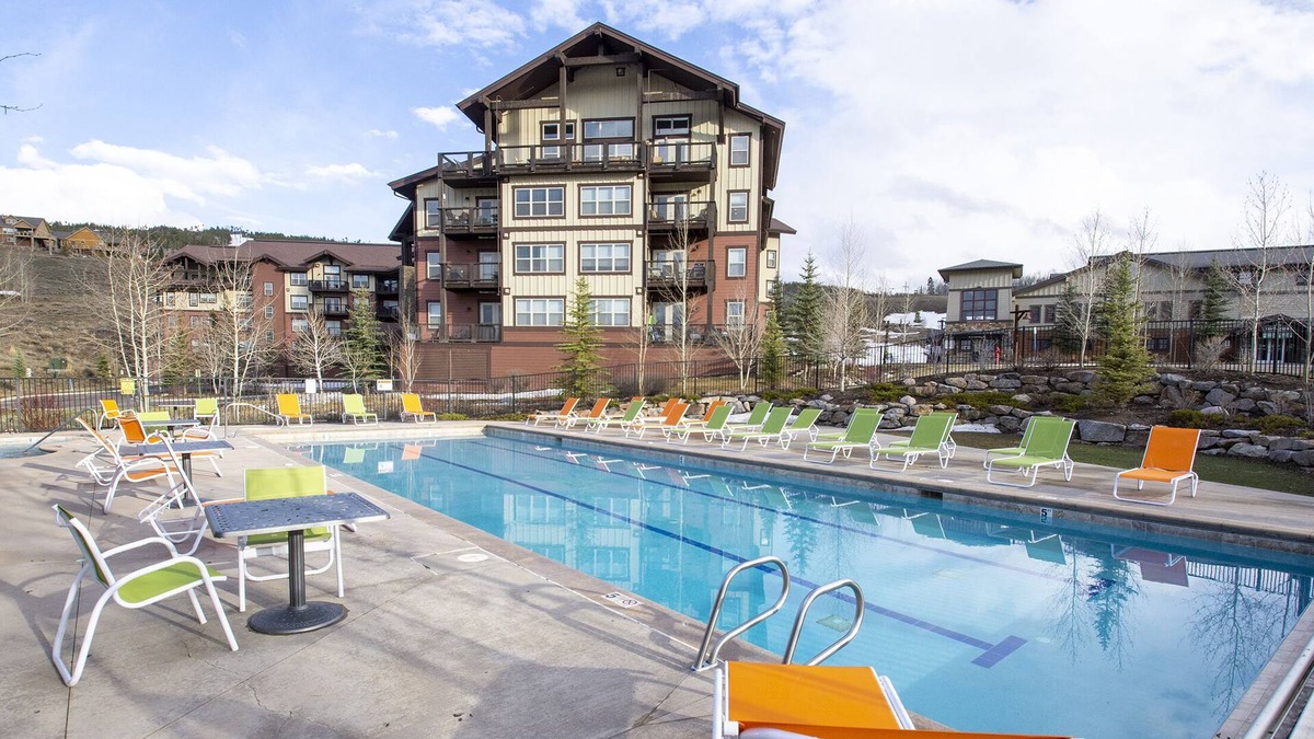 Silvercreek Condo | Ski In/Ski Out Top Floor with Views and Amenities- Heated Parking Garage