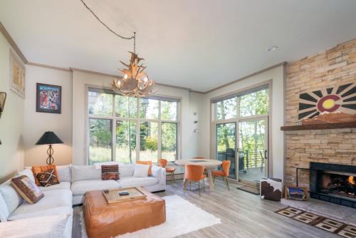 Mountain Village House | Ski in Ski out Village Creek condo in the Mountain Village Core